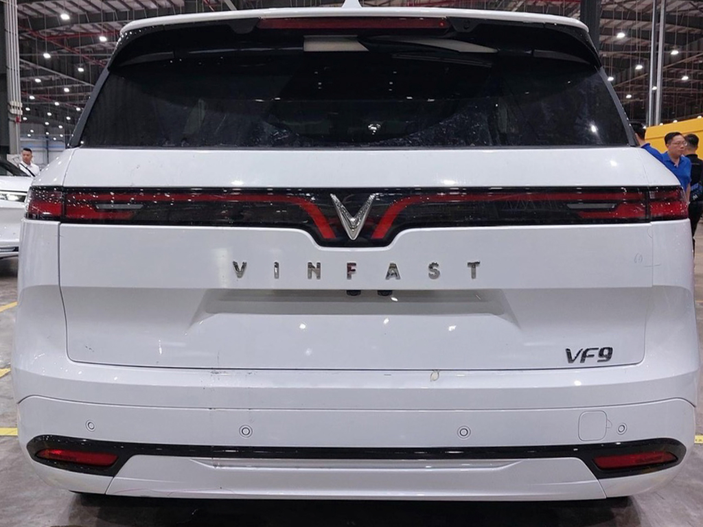 xe-vinfast-vf-9-banxegiatot-vn23